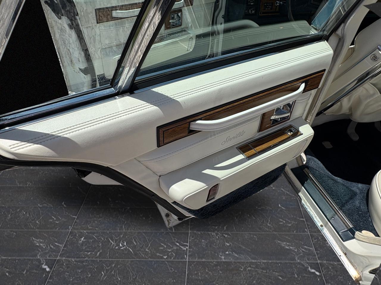 1985 Cadillac Seville - Photo 46