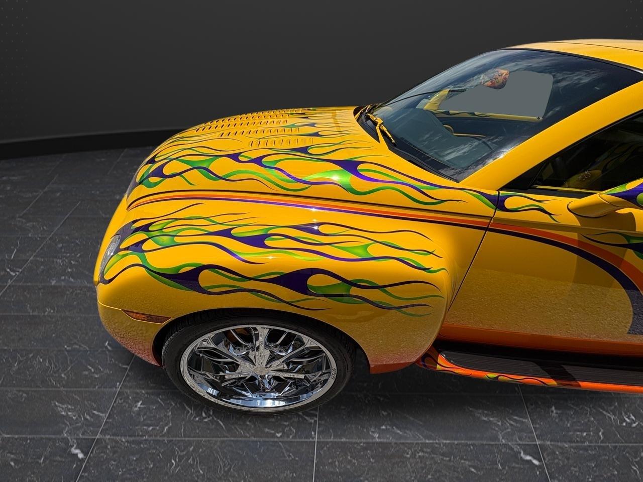 2004 Chevrolet SSR LS - Photo 23