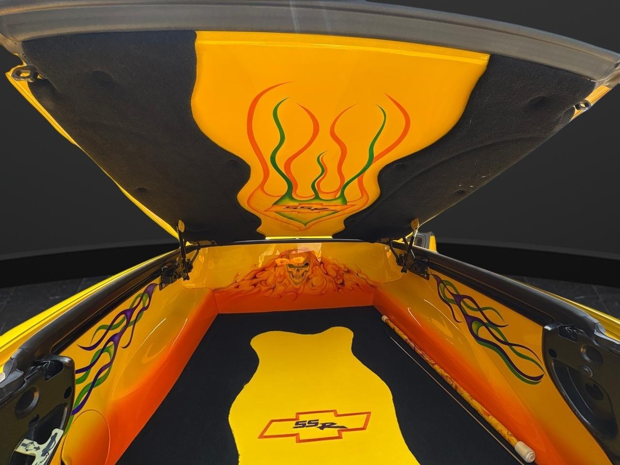 2004 Chevrolet SSR LS - Photo 46