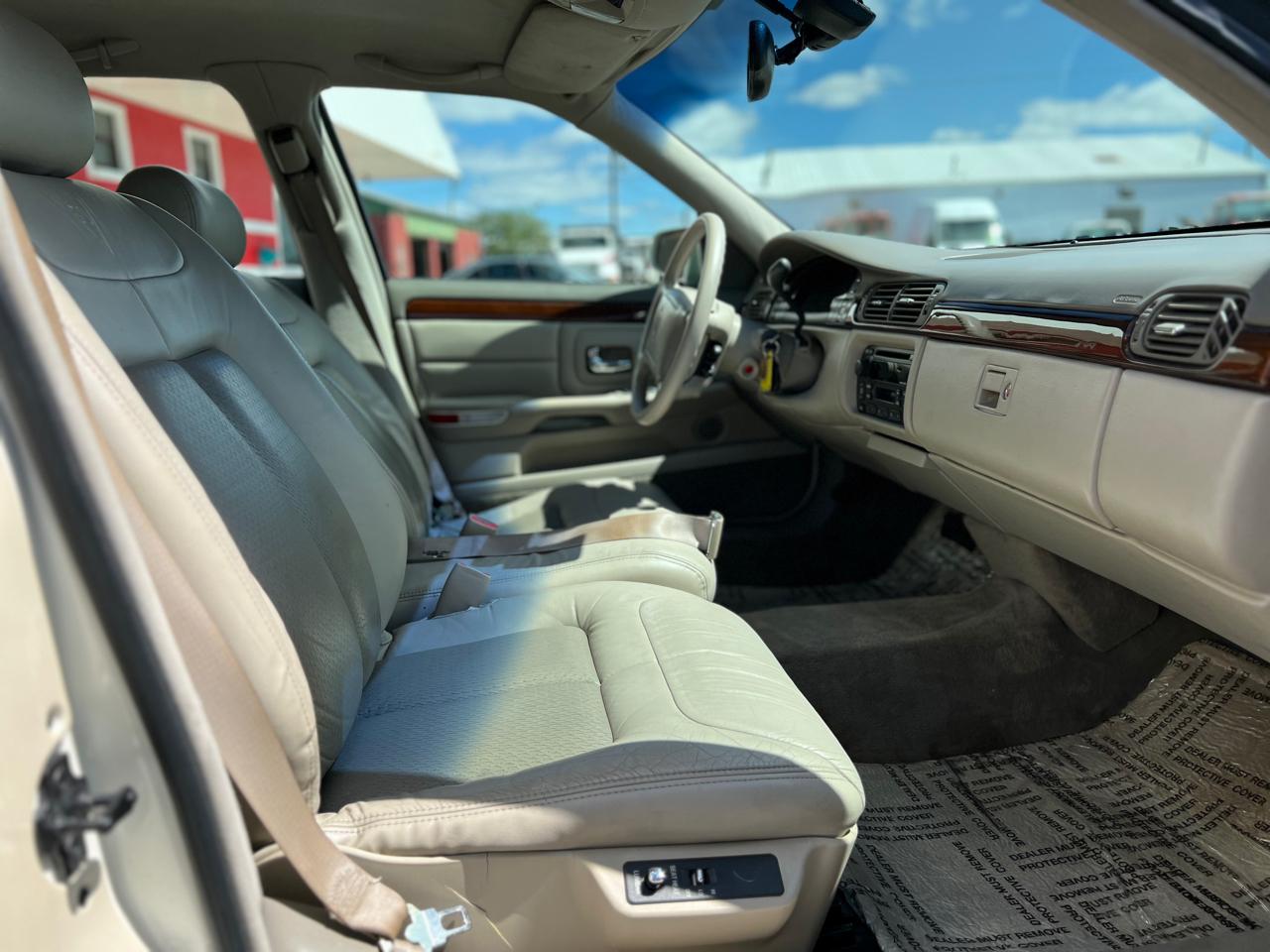 1999 Cadillac DeVille 4dr Sdn Golden Anniversary Edition