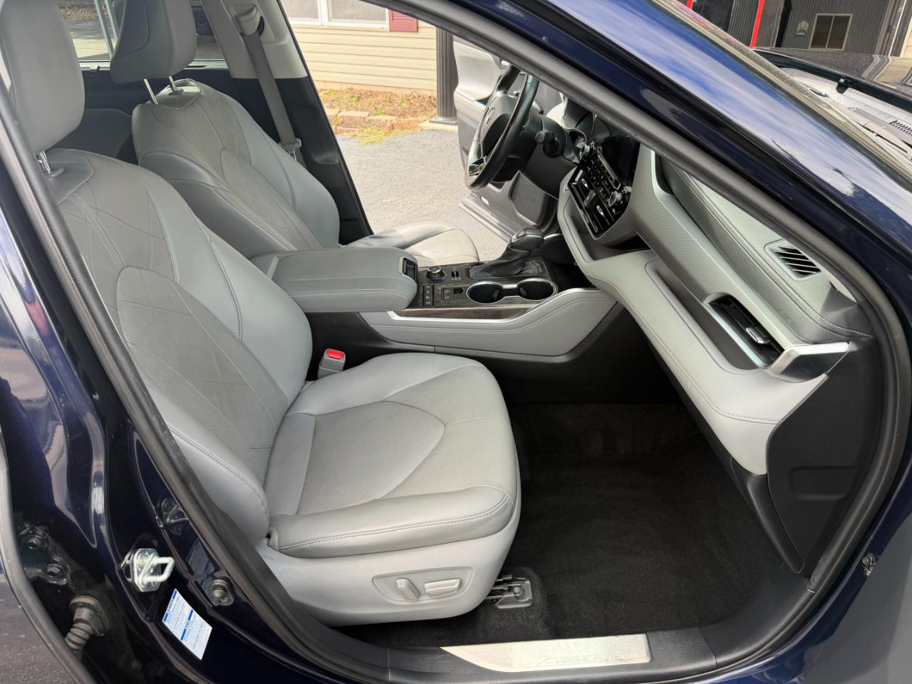 2021 Toyota Highlander Platinum - Photo 14