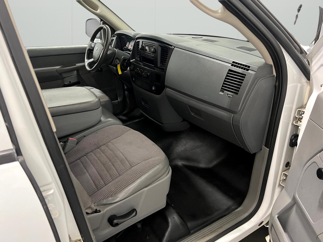 Dodge Ram 1500 ST Quad Cab 4WD 2007