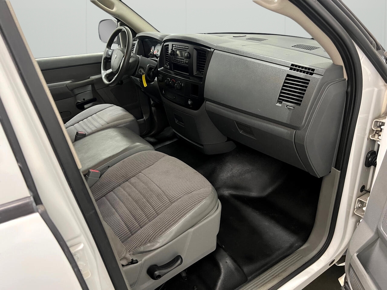 Dodge Ram 1500 ST Quad Cab 4WD 2007