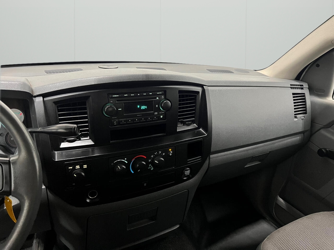 Dodge Ram 1500 ST Quad Cab 4WD 2007