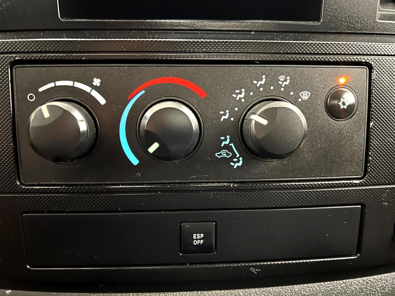 Dodge Ram 1500 ST Quad Cab 4WD 2007