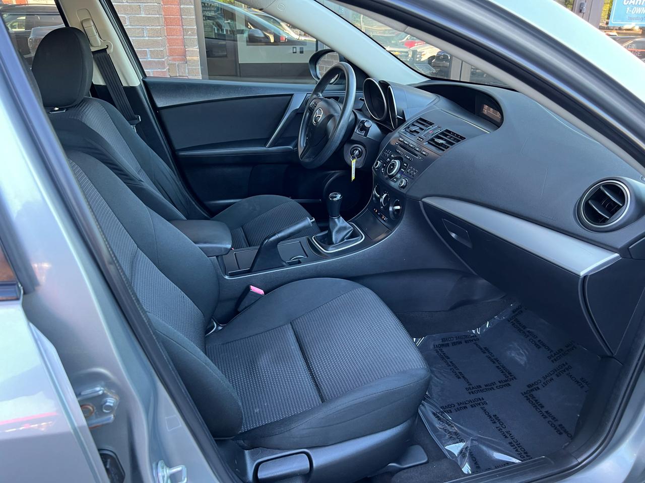 Mazda MAZDA3 i SV AT 4-Door 2013