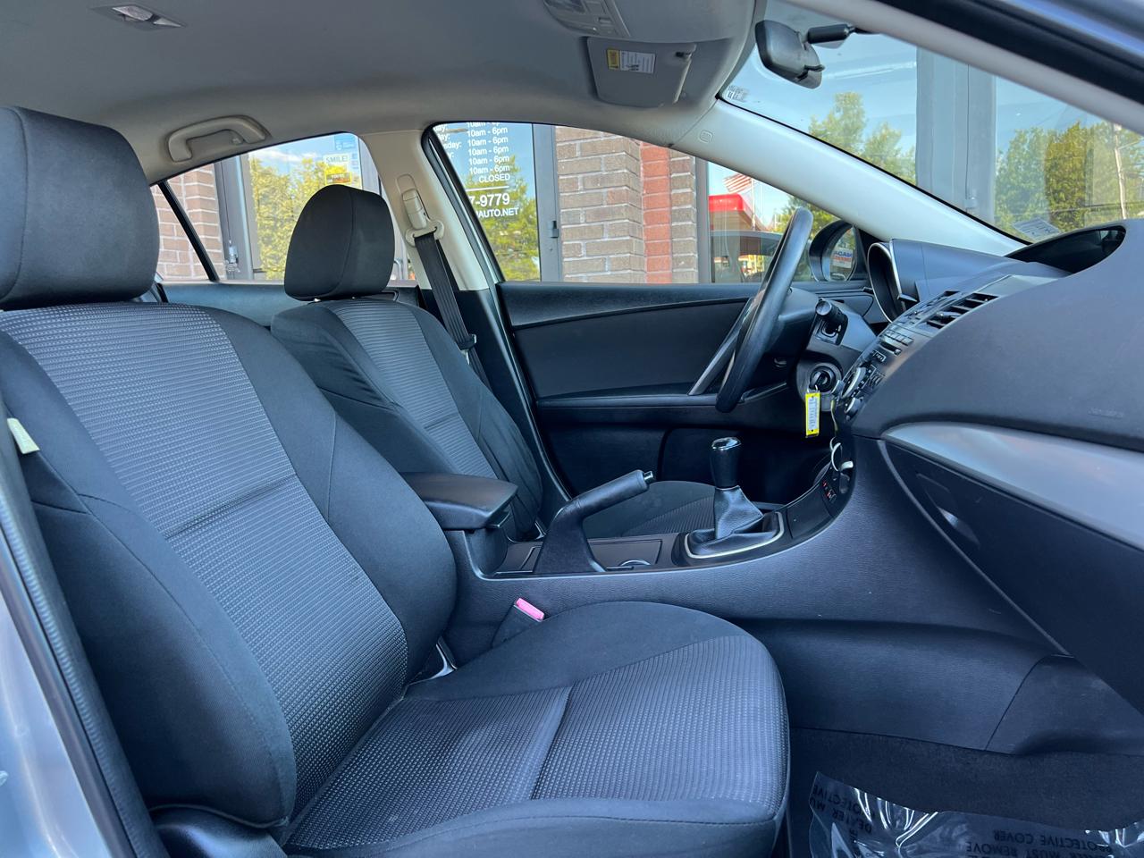Mazda MAZDA3 i SV AT 4-Door 2013