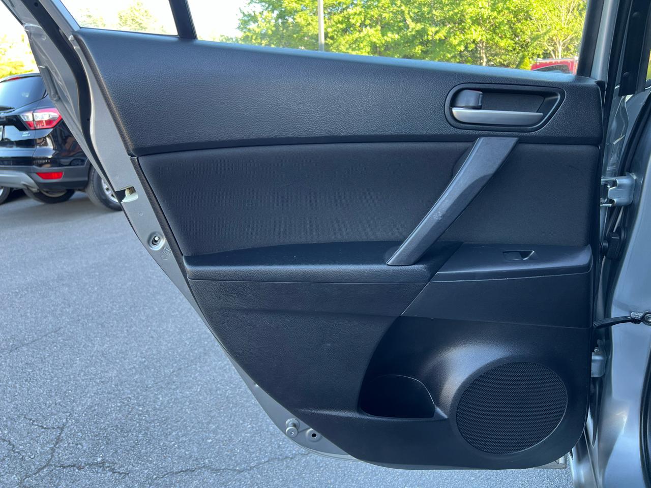 Mazda MAZDA3 i SV AT 4-Door 2013