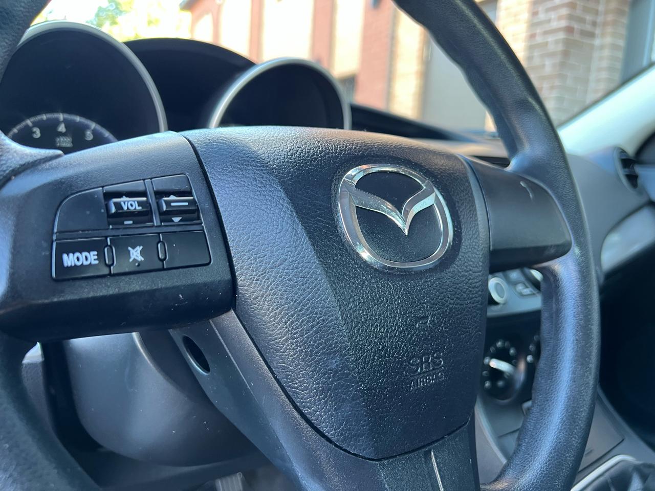 Mazda MAZDA3 i SV AT 4-Door 2013