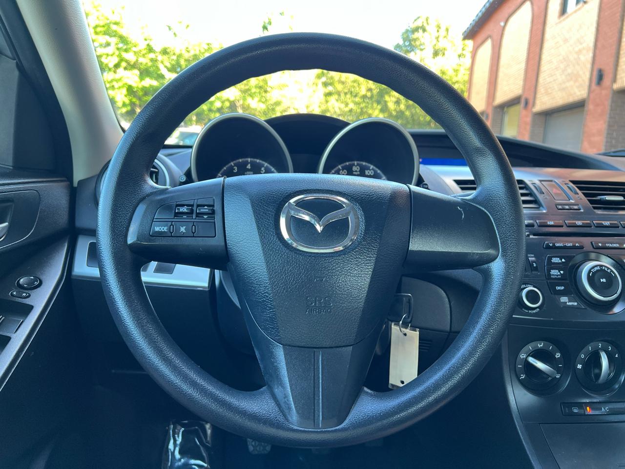 Mazda MAZDA3 i SV AT 4-Door 2013