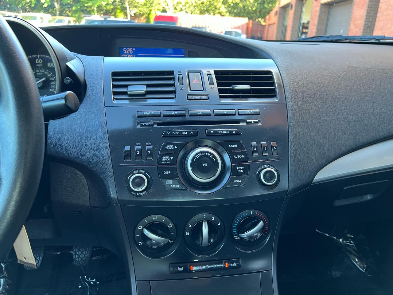 Mazda MAZDA3 i SV AT 4-Door 2013