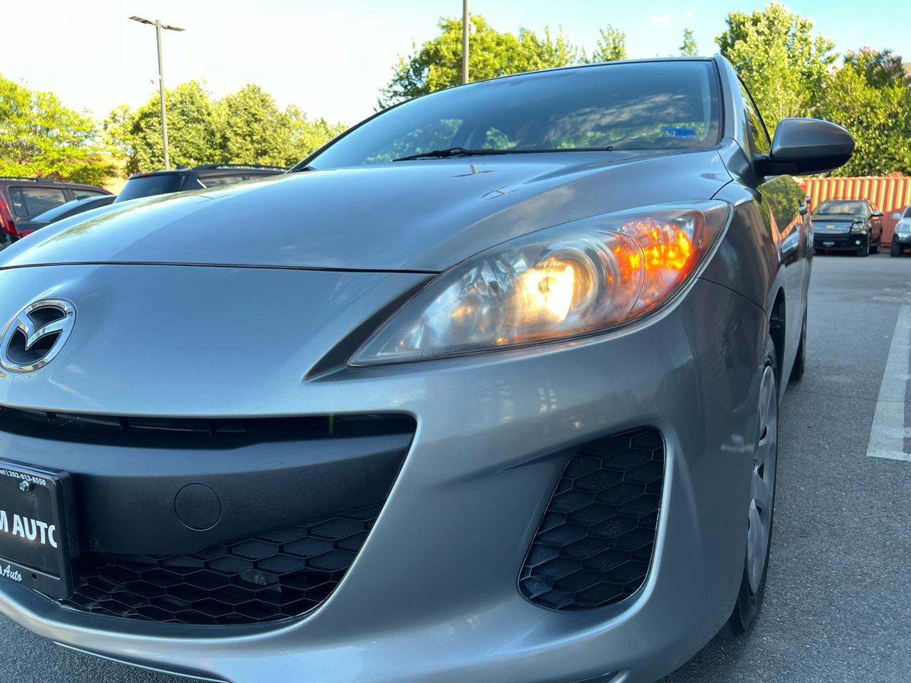 Mazda MAZDA3 i SV AT 4-Door 2013