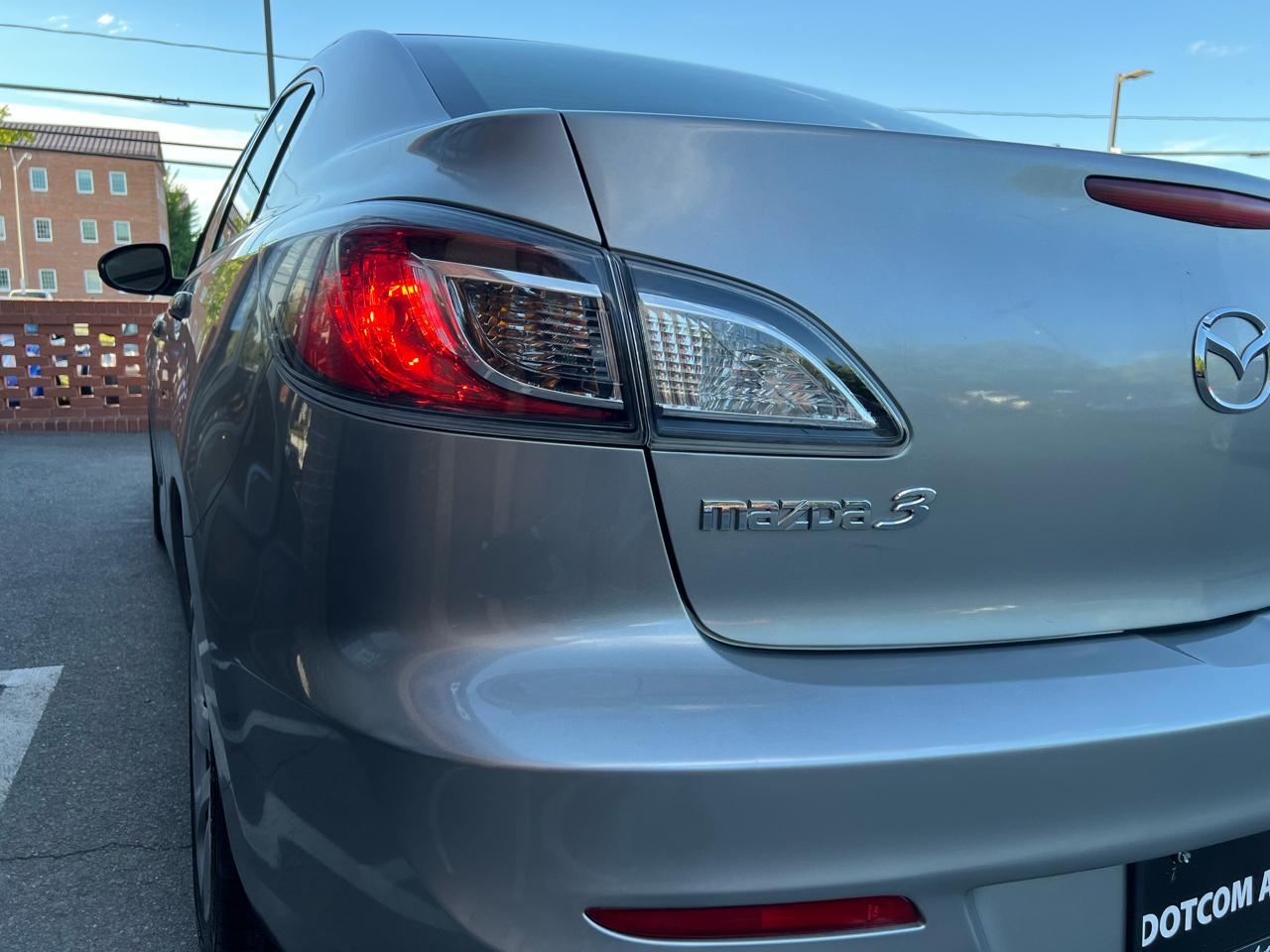 Mazda MAZDA3 i SV AT 4-Door 2013