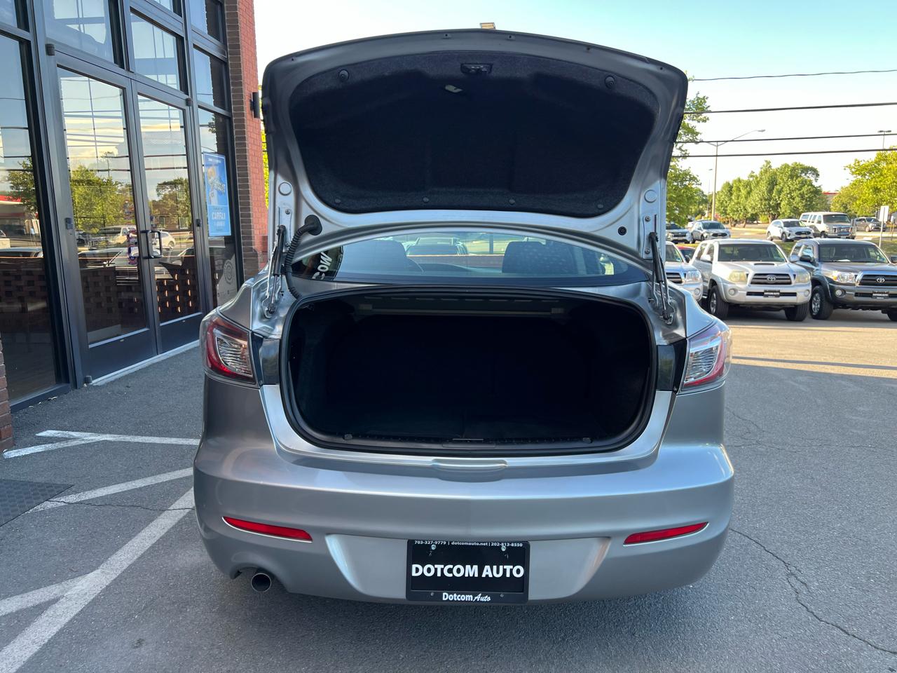 Mazda MAZDA3 i SV AT 4-Door 2013