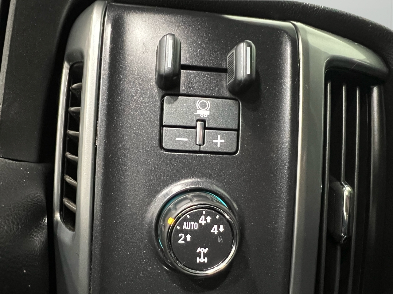 Chevrolet Silverado 1500 LT Crew Cab Long Box 4WD 2015