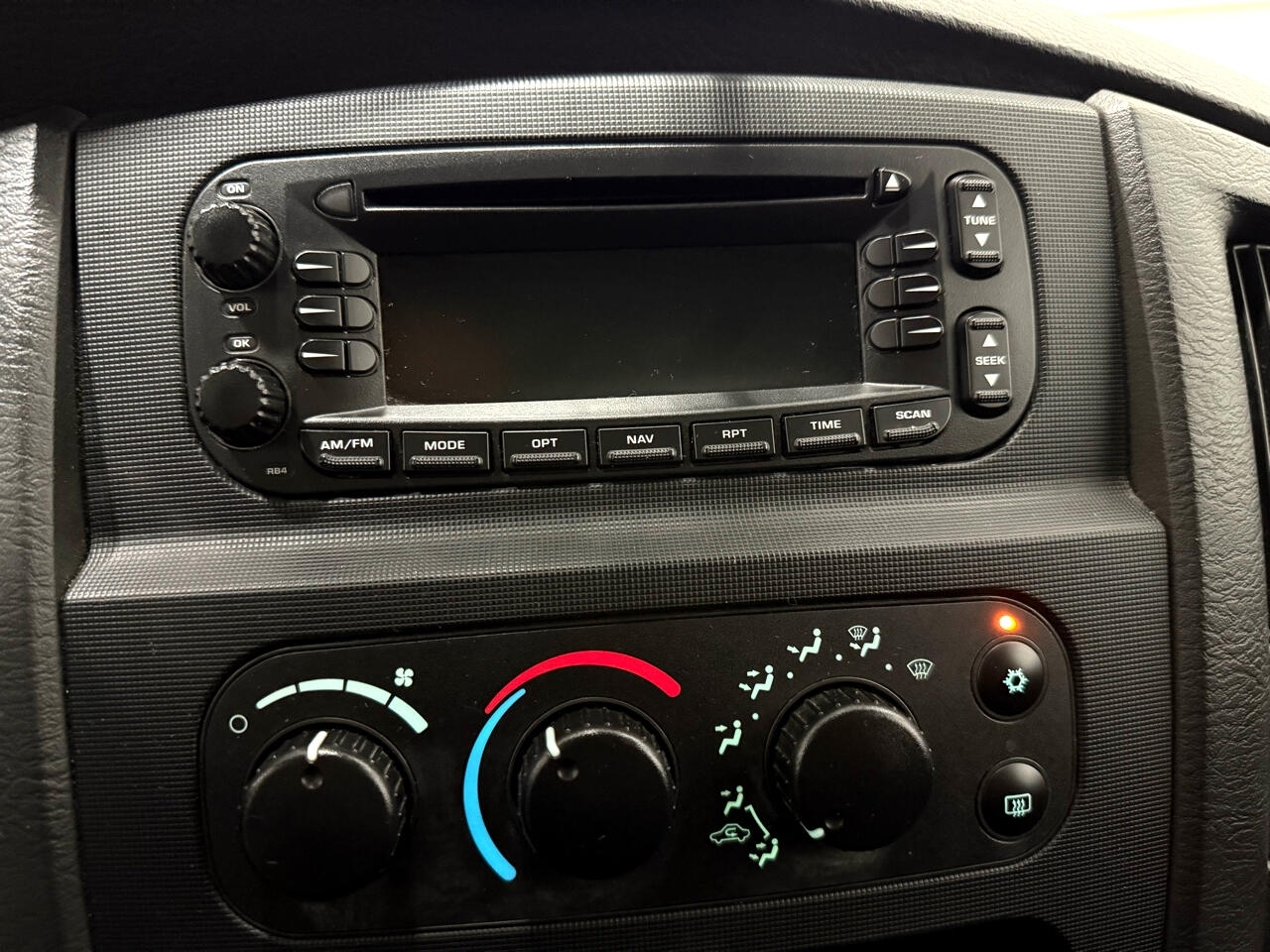 Dodge Ram 3500 ST Quad Cab Long Bed 4WD 2004