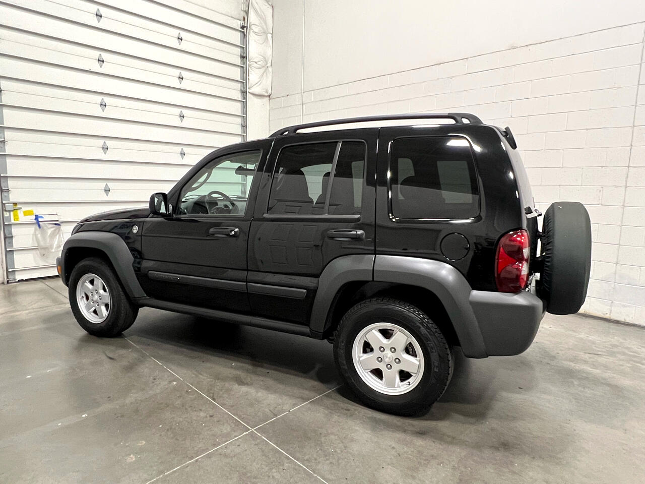 2006 Jeep Liberty Sport photo 3