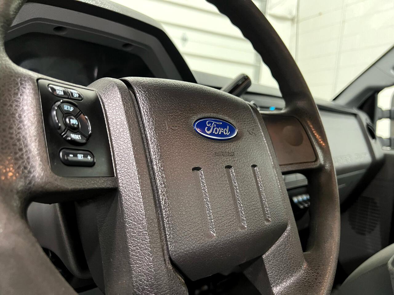 2015 Ford F-250 XLT photo 30