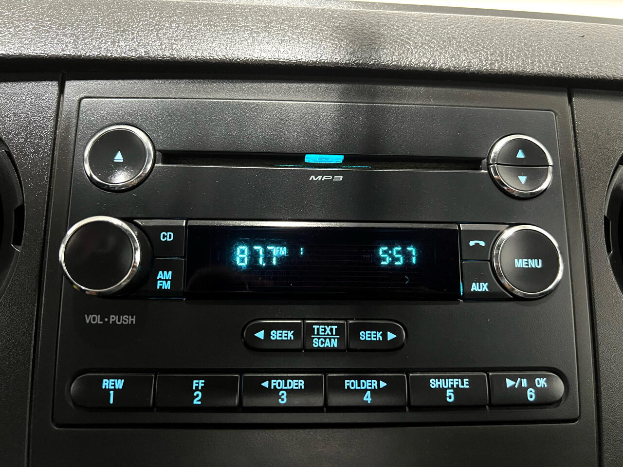 2015 Ford F-250 XLT photo 37