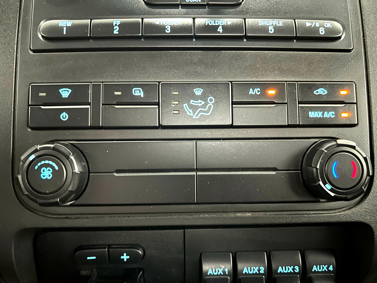 2015 Ford F-250 XLT photo 38