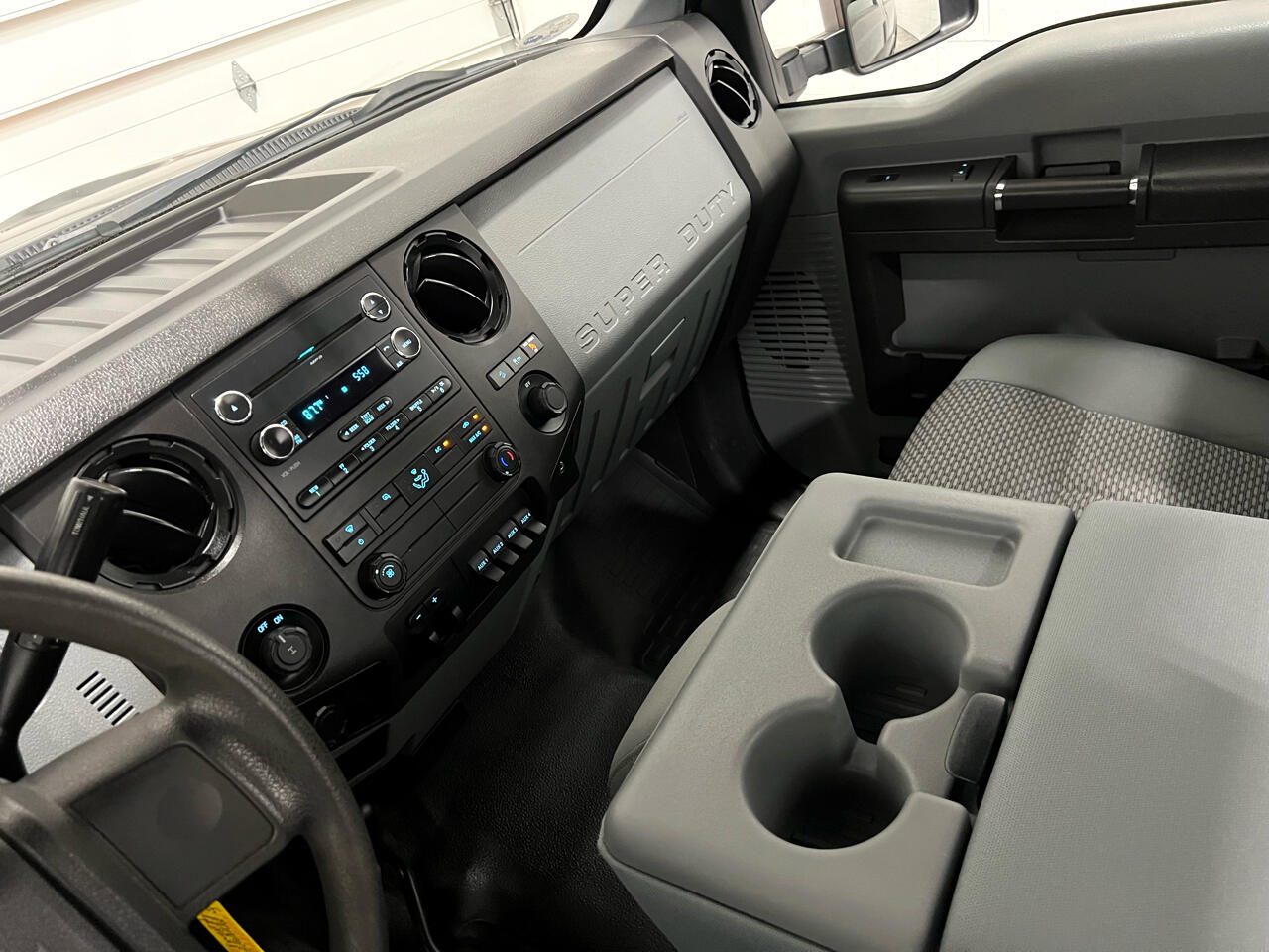 2015 Ford F-250 XLT photo 43