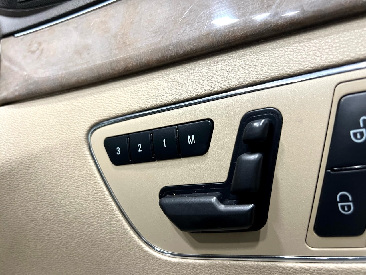 Mercedes-Benz E-Class Wagon E350 4Matic 2011