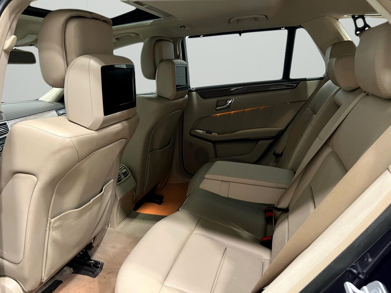 Mercedes-Benz E-Class Wagon E350 4Matic 2011