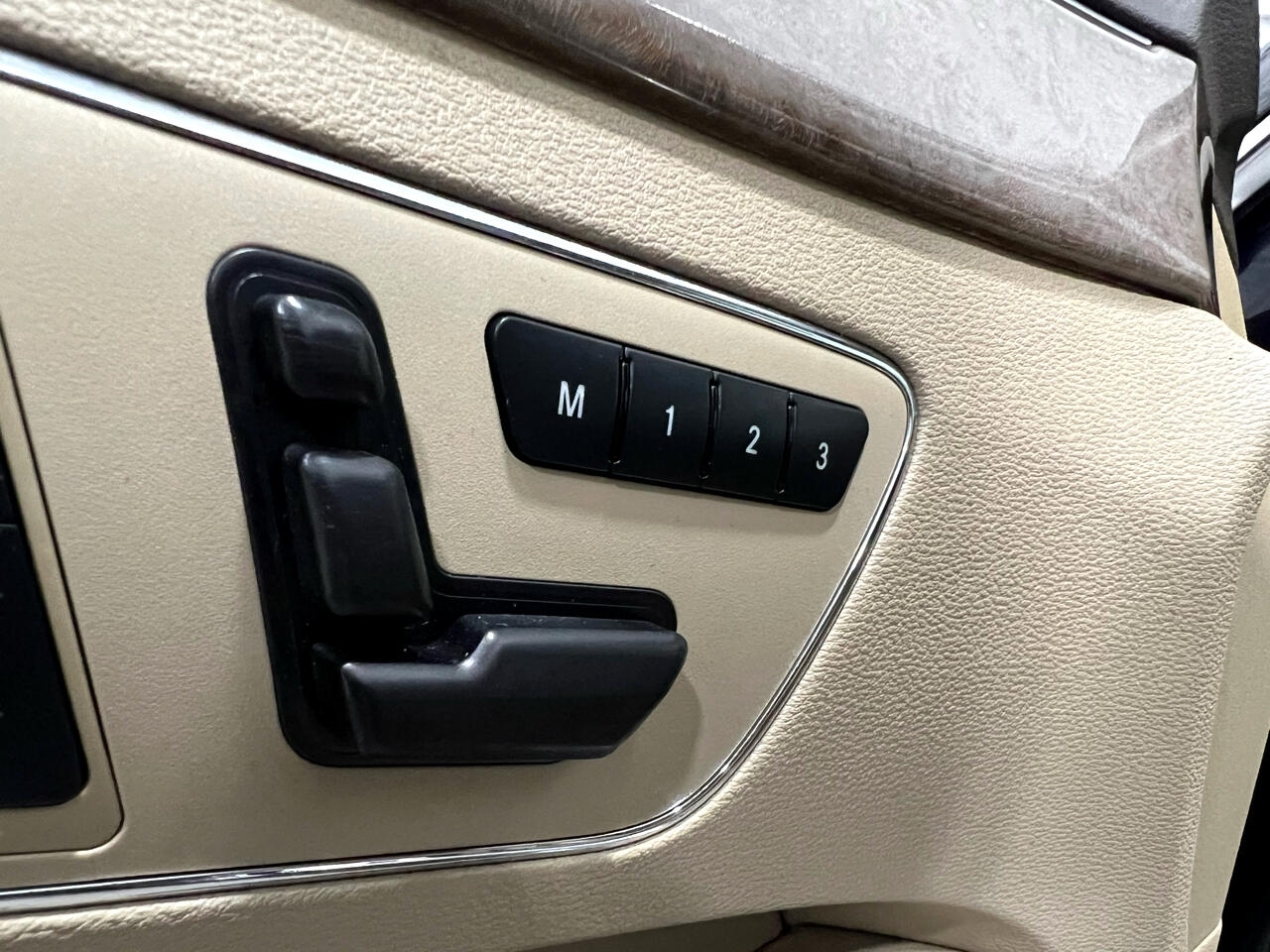 Mercedes-Benz E-Class Wagon E350 4Matic 2011