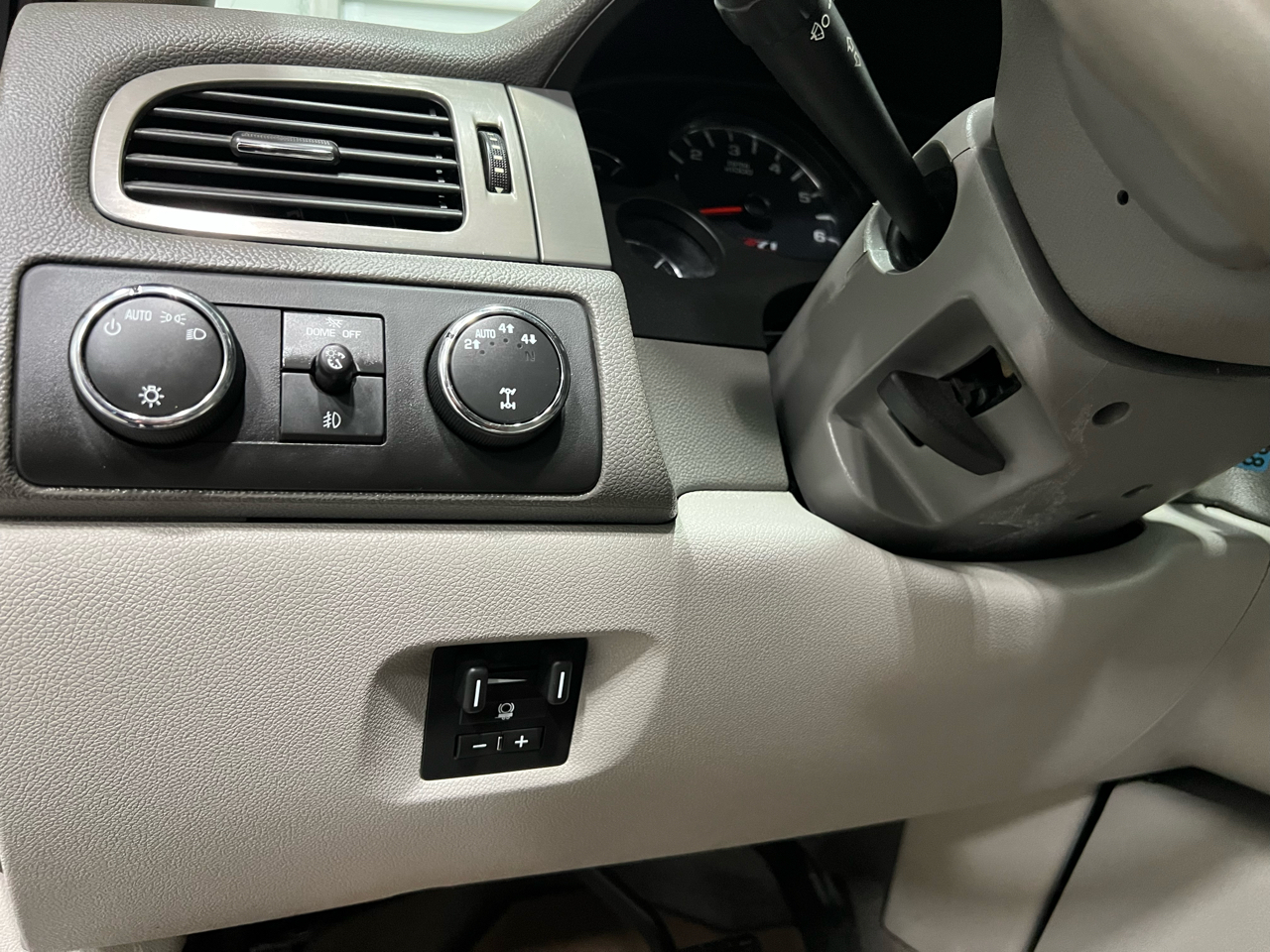 Chevrolet Avalanche LT 4WD 2010 Chevrolet Avalanche LT 4WD 2010