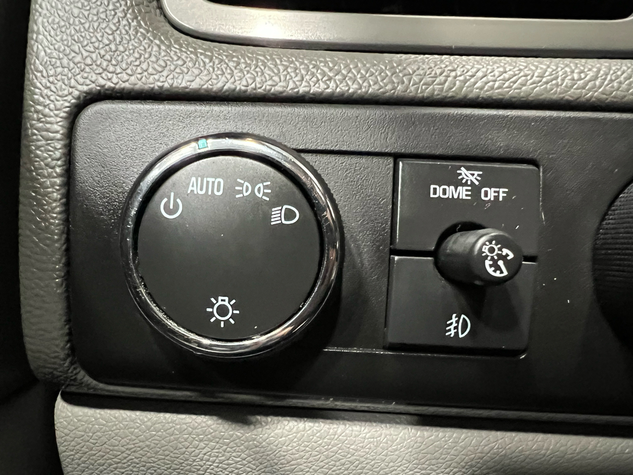 Chevrolet Avalanche LT 4WD 2010 Chevrolet Avalanche LT 4WD 2010