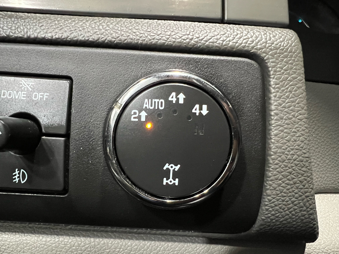 Chevrolet Avalanche LT 4WD 2010 Chevrolet Avalanche LT 4WD 2010