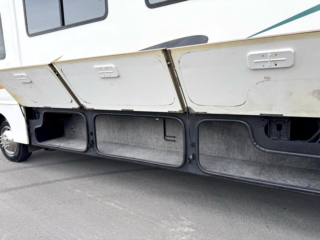 Ford Stripped Chassis Motorhome  2007