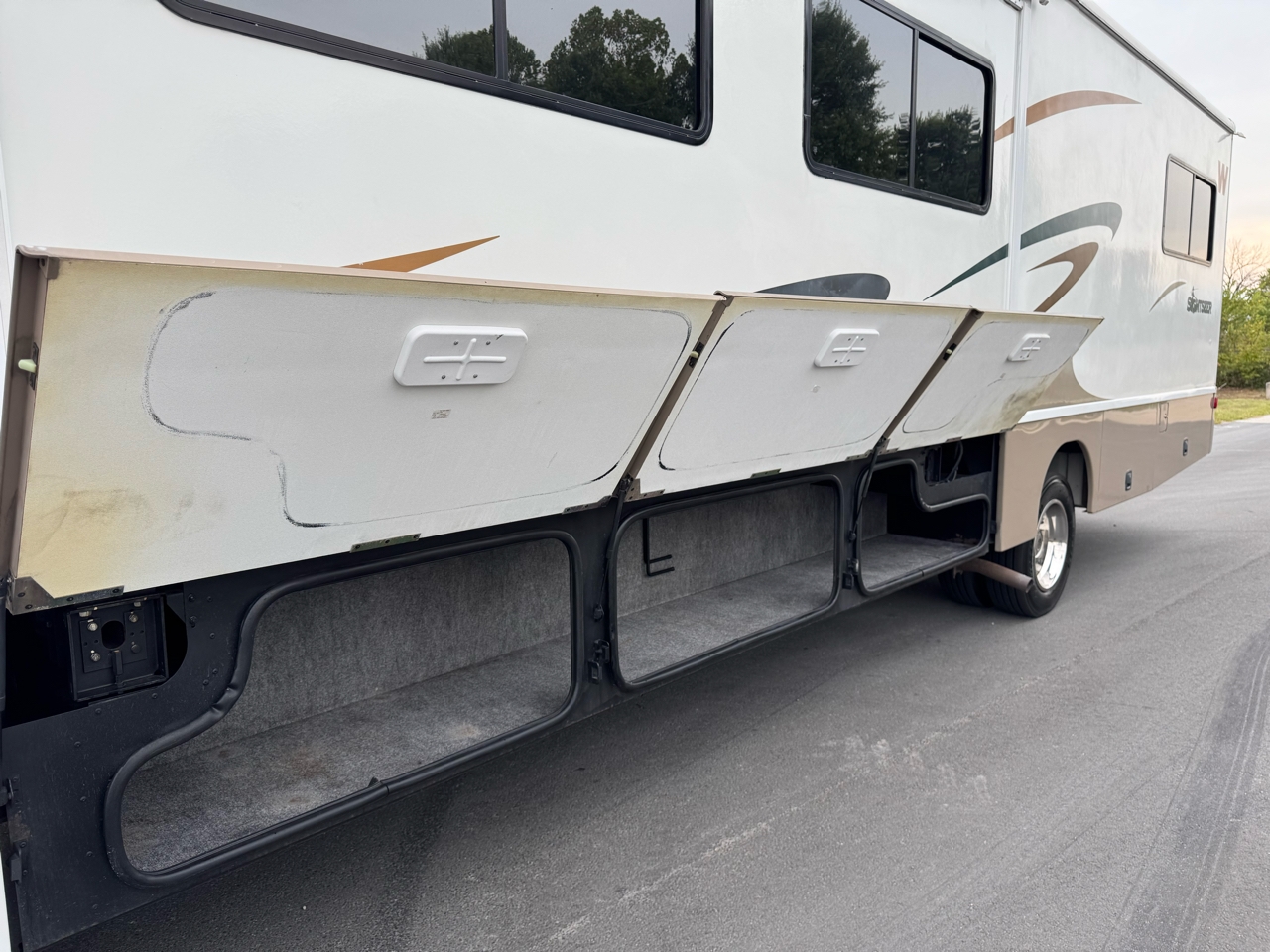 Ford Stripped Chassis Motorhome  2007