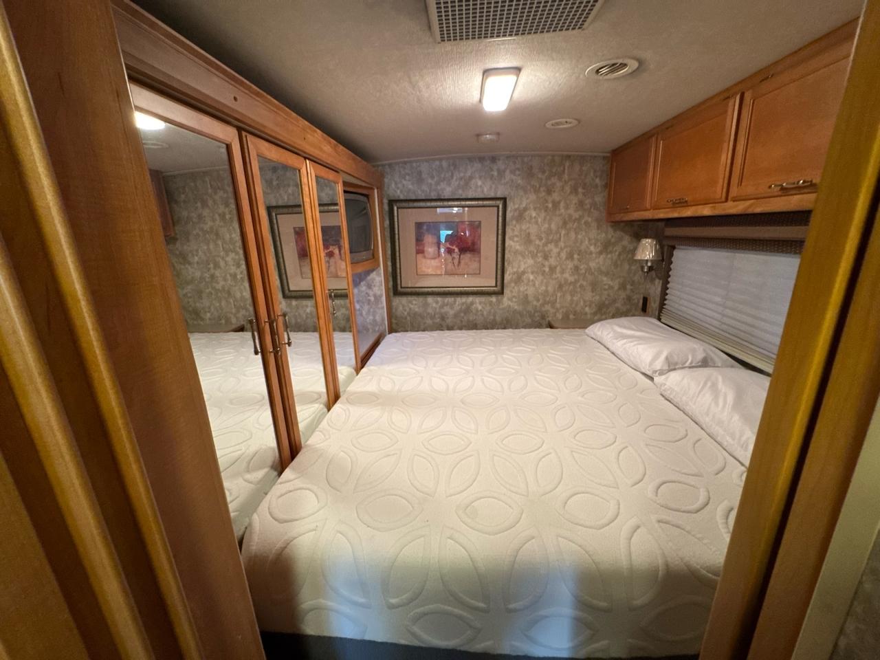 Ford Stripped Chassis Motorhome  2007