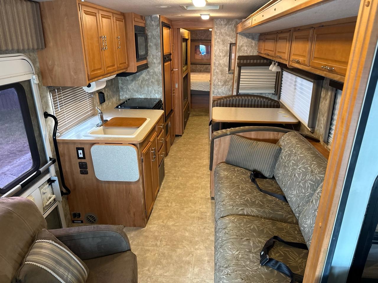 2007 Ford F-550 - Photo 17