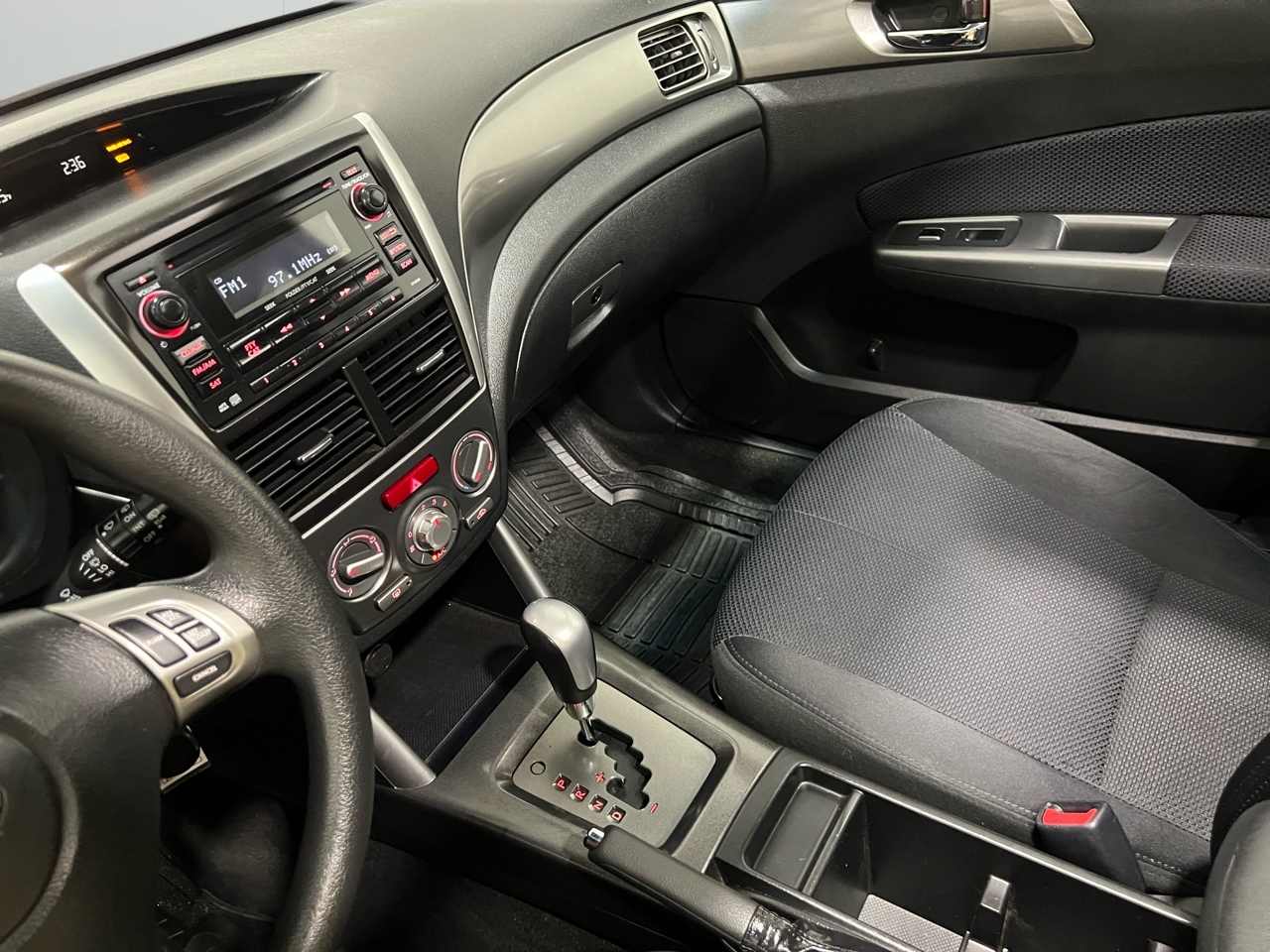 Subaru Forester 2.5X Premium 2011