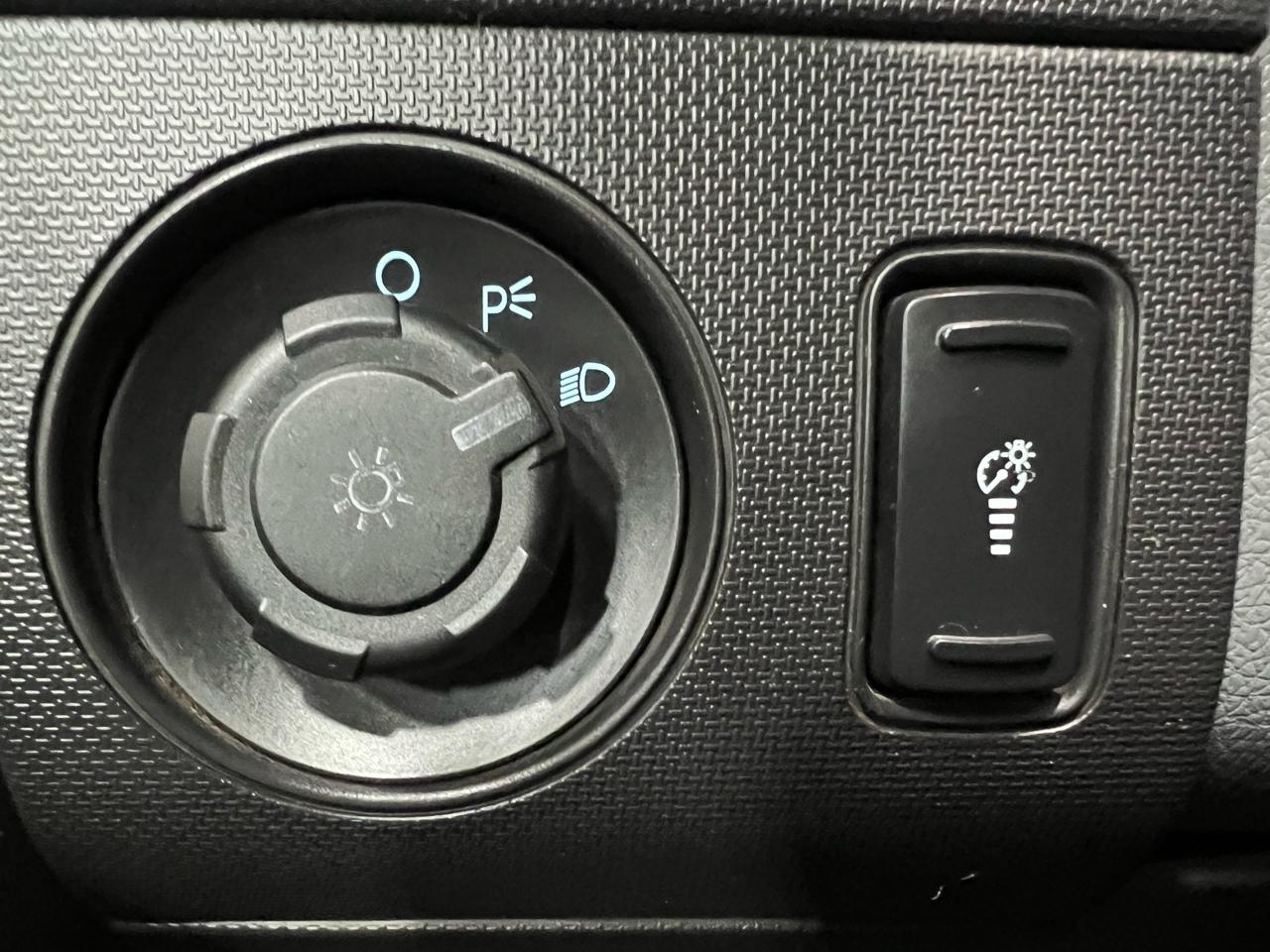 Ford F-350 SD XLT SuperCab Long Bed 4WD 2012