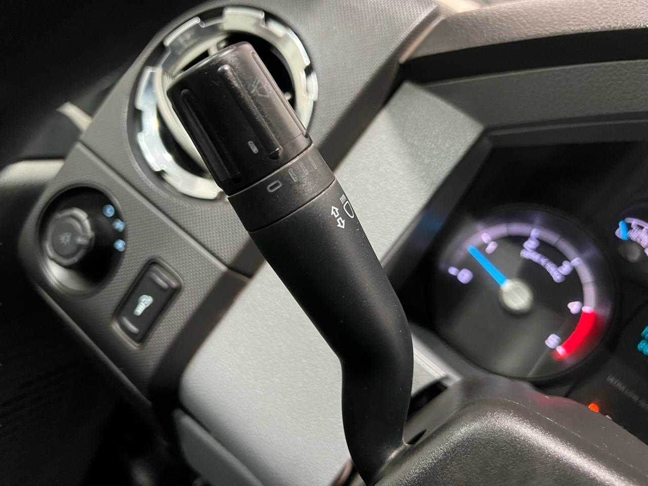 Ford F-350 SD XLT SuperCab Long Bed 4WD 2012