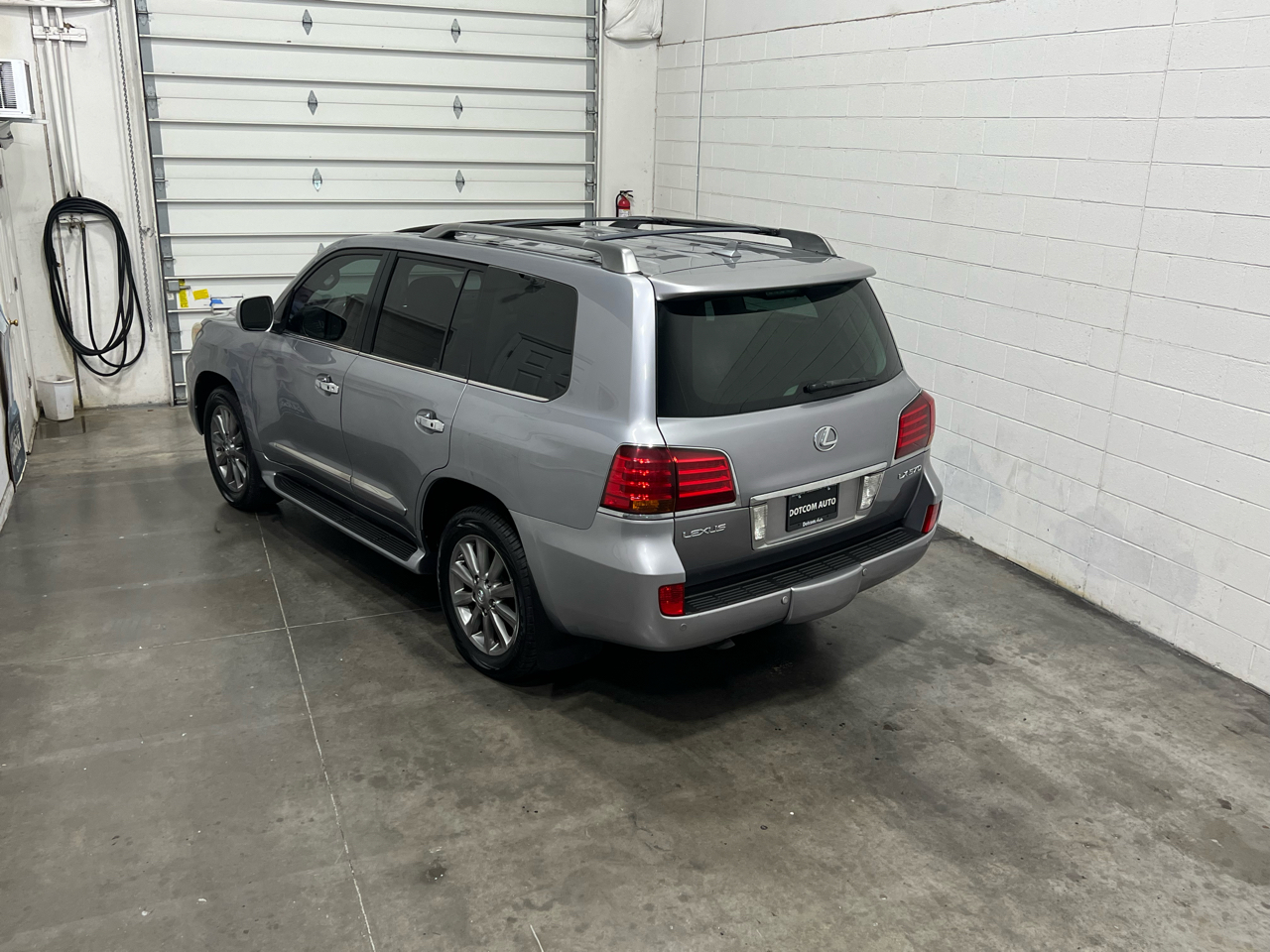 2009 Lexus LX 570 photo 5
