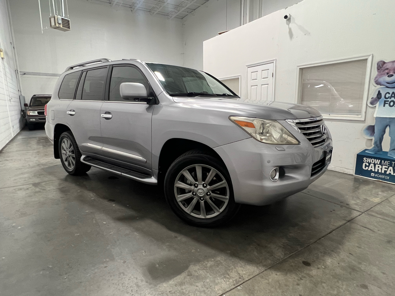 2009 Lexus LX 570 photo 15