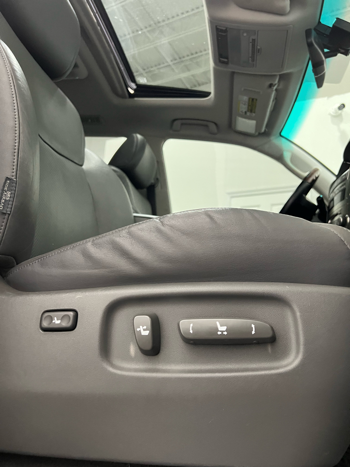 2009 Lexus LX 570 photo 20