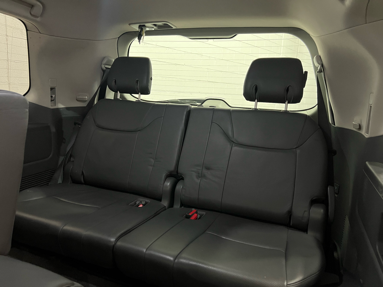 2009 Lexus LX 570 photo 34