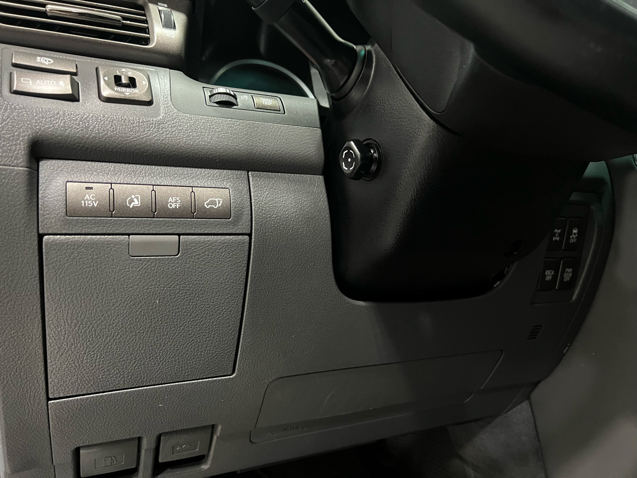 2009 Lexus LX 570 photo 44