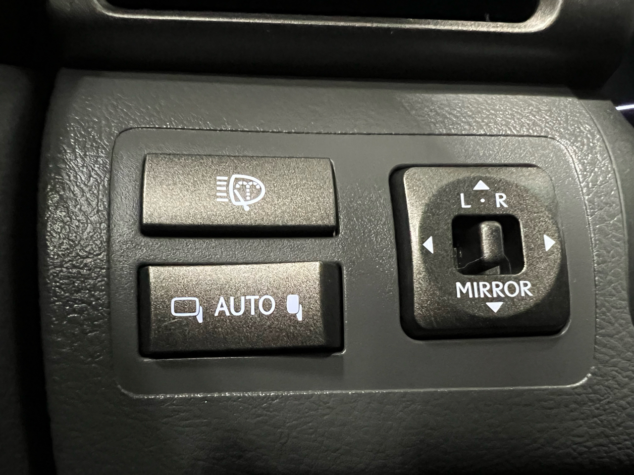 2009 Lexus LX 570 photo 46