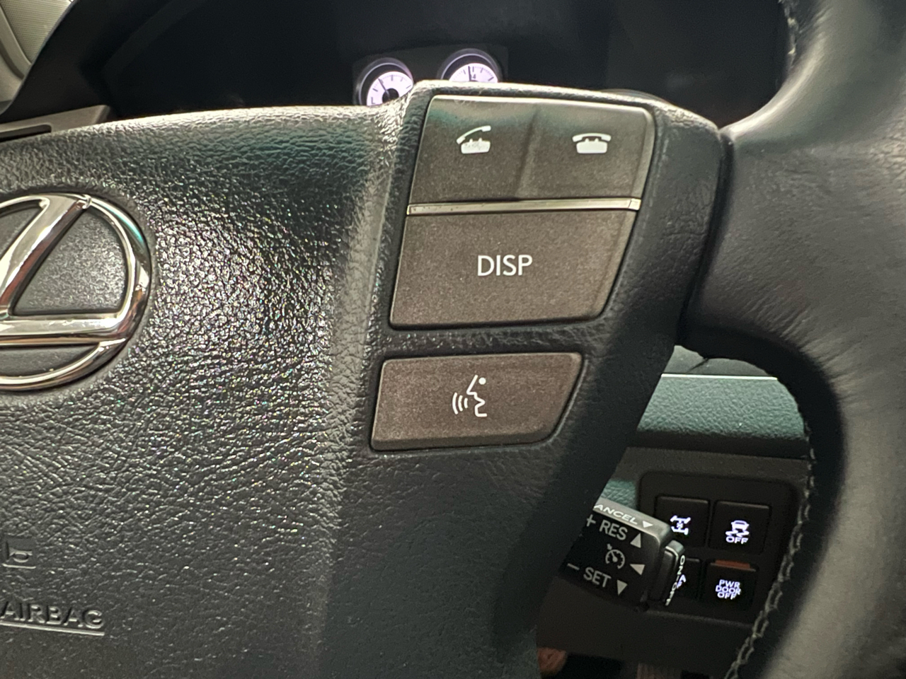 2009 Lexus LX 570 photo 48