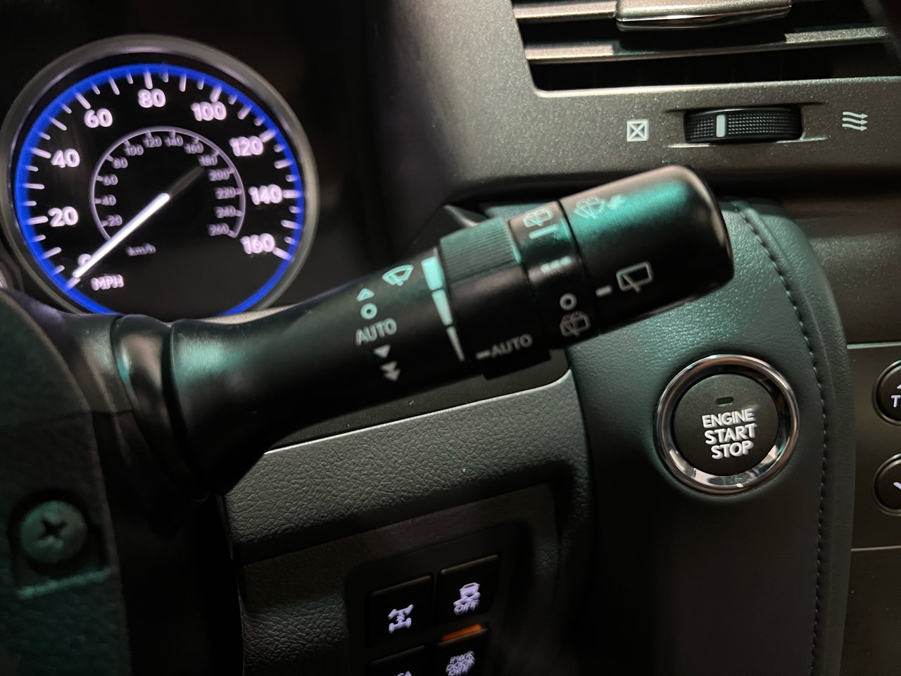 2009 Lexus LX 570 photo 50