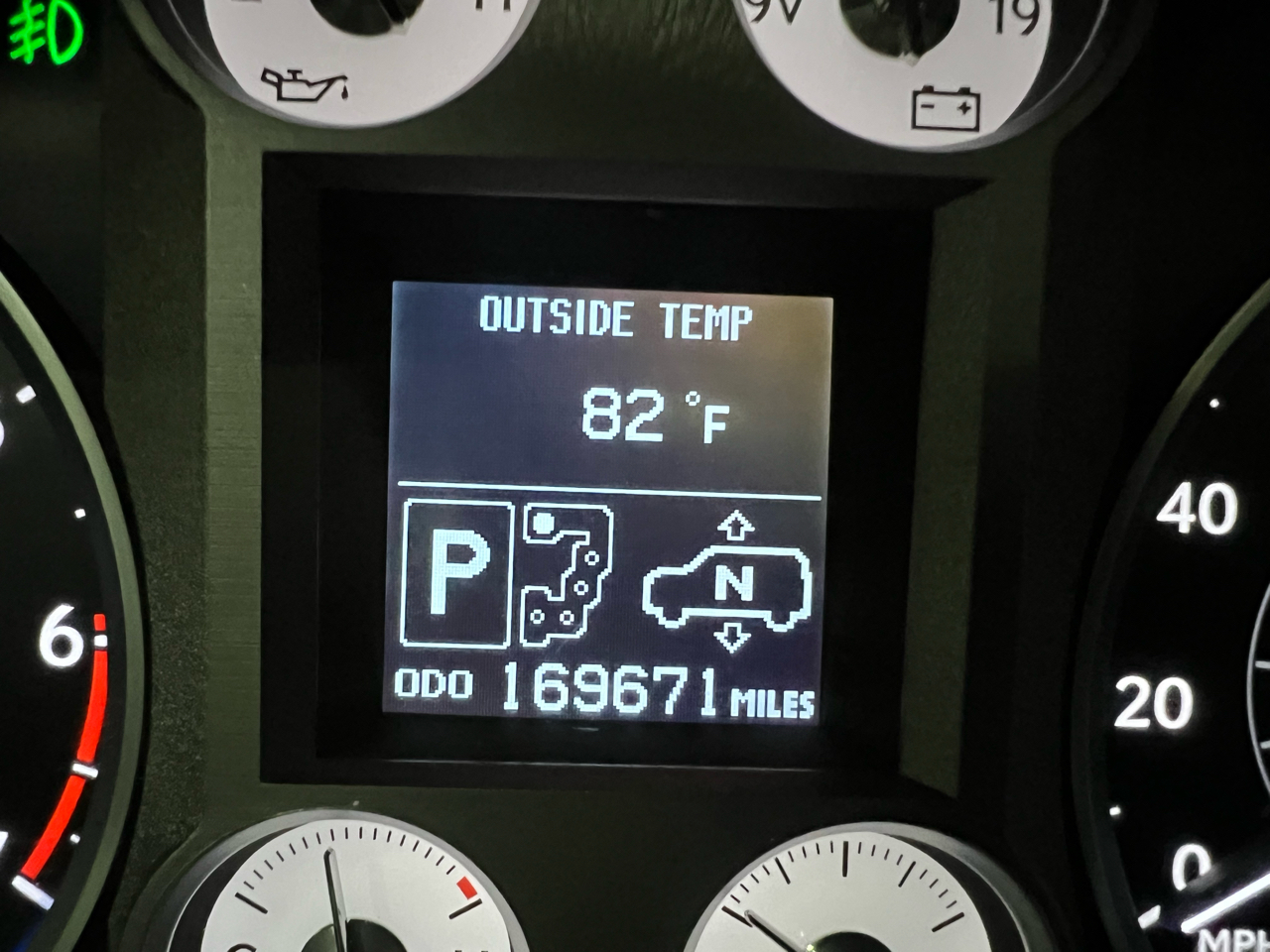 2009 Lexus LX 570 photo 54