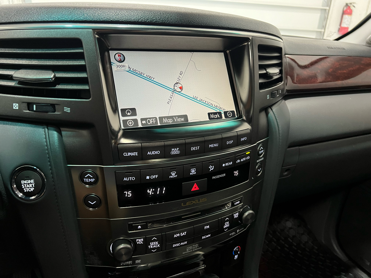 2009 Lexus LX 570 photo 57