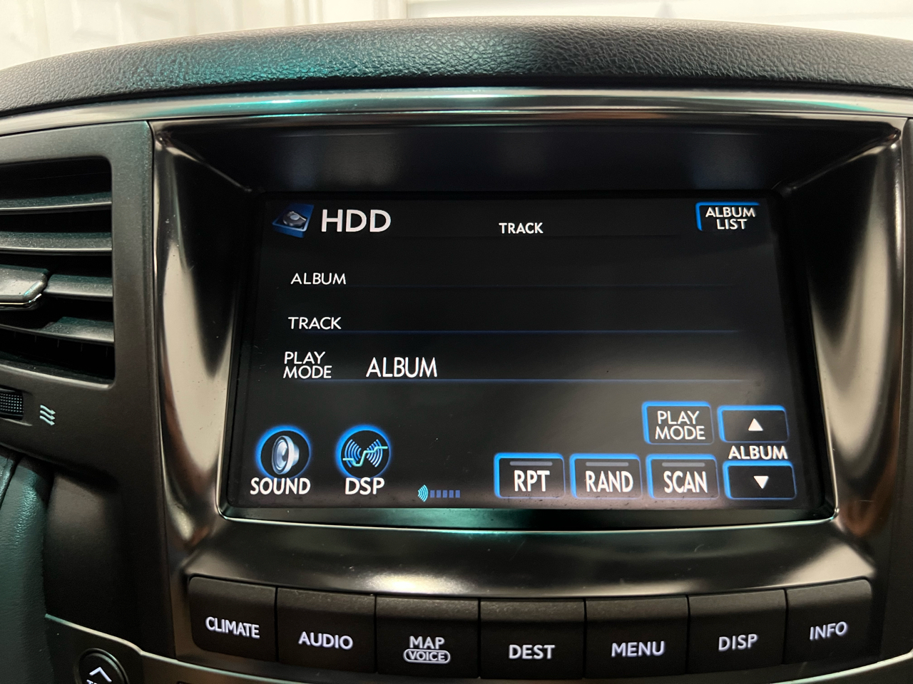 2009 Lexus LX 570 photo 61