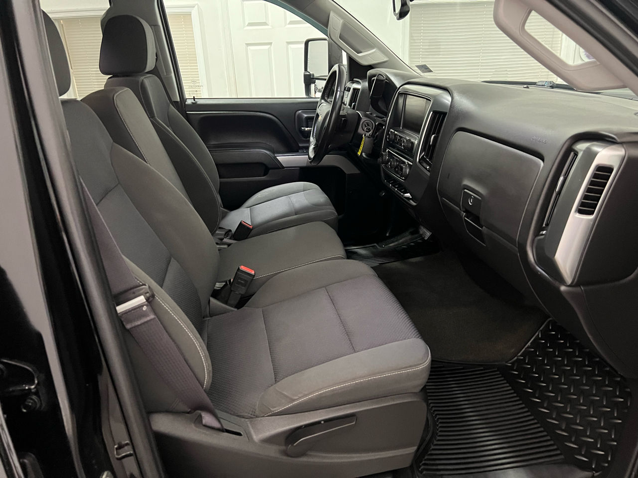 2015 Chevrolet Silverado 2500HD photo 19